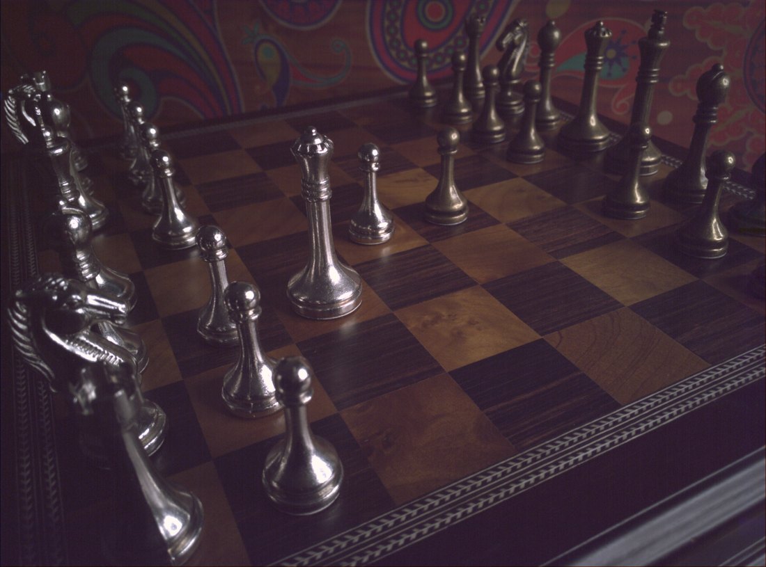 SIDD ground truth, chess scene
